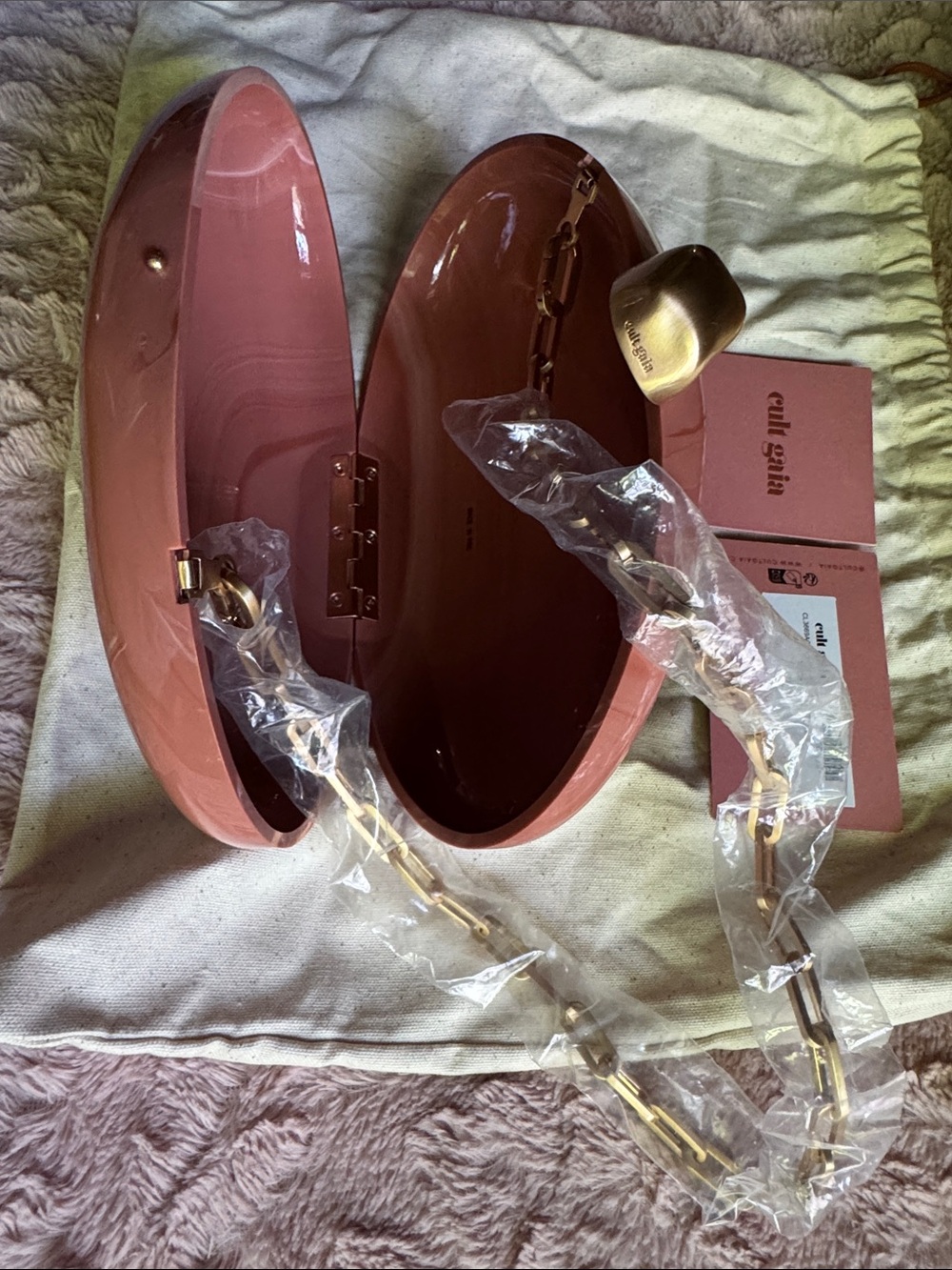 cult gaia glossy marbled resin clutch in mauve - Picture 8 of 15